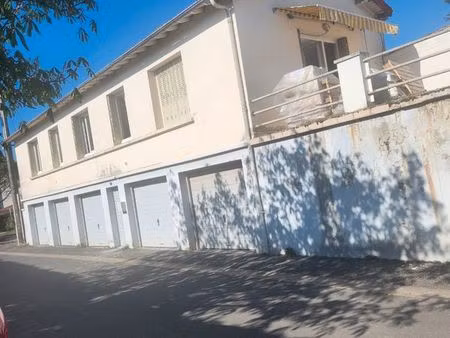 location garage fermé 18m2 100/mois