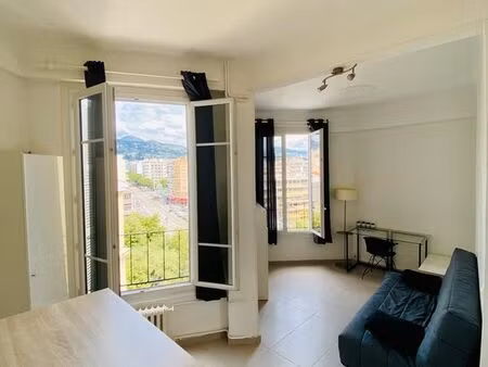 location studio meublé