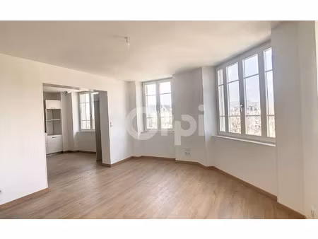 location appartement  m² t-3 à terrasson-lavilledieu  850 €