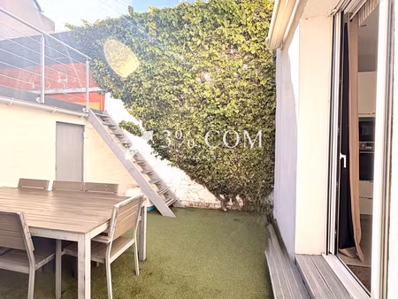 maison impeccable avec garage et grande terrasse