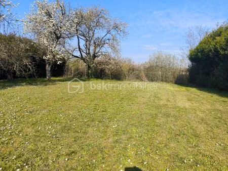 terrain de 1 216 m² à rosoy