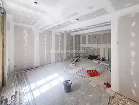 appartement rénové en centre-ville de sainte-cécile-les-vignes