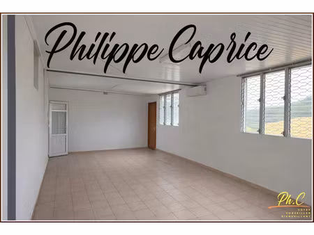 location locaux professionnels 1 pièce 37 m² à sainte marie (97230)  600 €