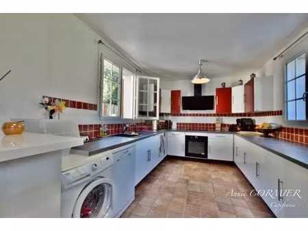 à vendre maison avec grand terrain et grange indépendante