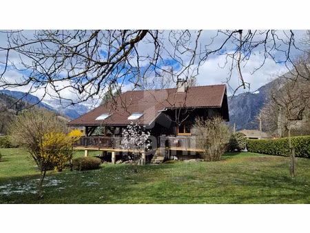 faverges - maison familiale 284 m2 dont 195 m2 habitables av