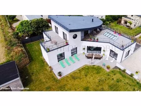 maison - 222 m2 - 6 pièces - non meublée proche de la plage