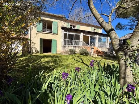 belle maison en campagne  disponible le 1er juin