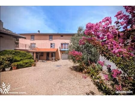 appartement 6 pièces 144 m²