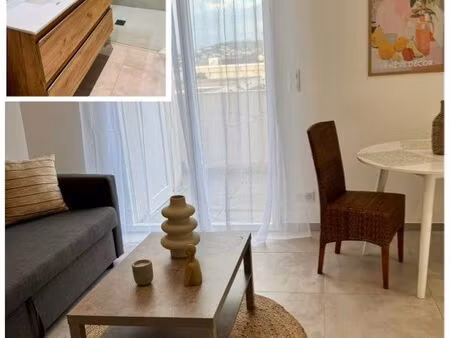 à l’année studio pieds dans l’eau très lumineux. agosta-plage