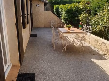 superbe maison de plain-pied avec jardin et atelier – 89 m²