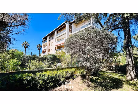 rare à la vente à la ciotat : avec ascenseur terrasse sud