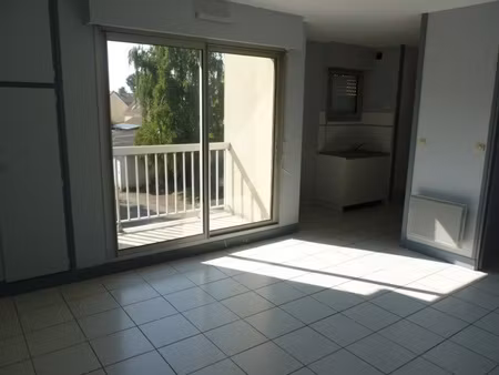 dans petite résidence au calme -