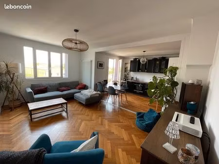 t3 rénové avec vue parc – lyon 7