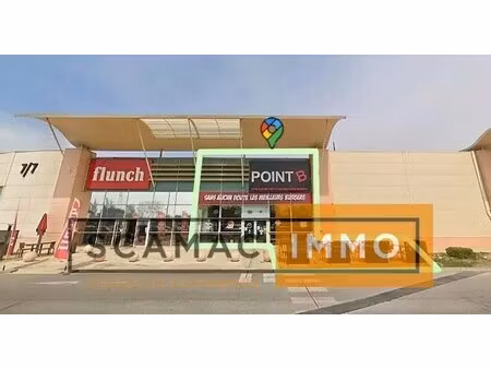 location commerce 610 m²