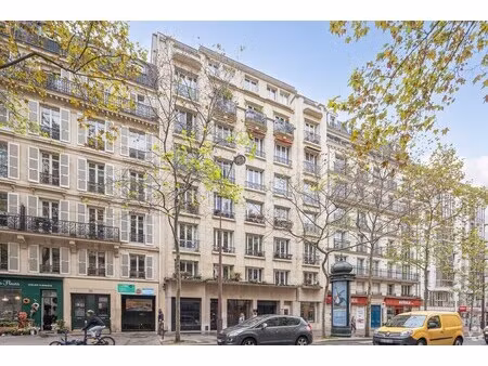 location commerce 54 m²