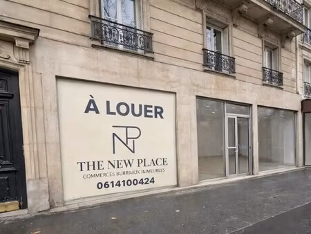 location commerce 130 m²