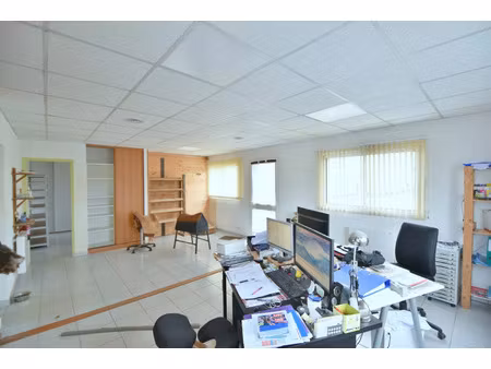 local professionnel à louer cugand 2 pièce(s) 52m2 540€/mois ht/hc