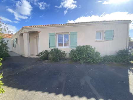 plain pied centre villedieu la blouere