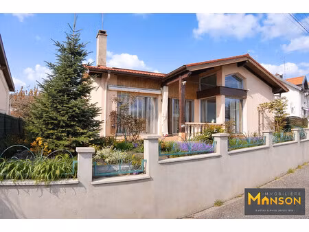 rare sur le secteur – maison d'architecte de plain-pied 143