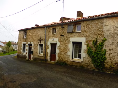 sigournais  dans petit village à proximité du bourg