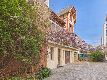 vincennes villa de 240 m2 avec terrasse