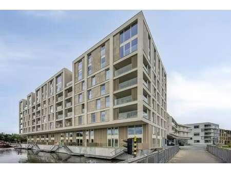 duplex appartement met 3 slaapkamers aan het water te koop!