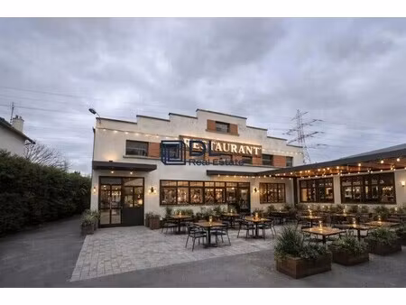 vente commerce 850 m²