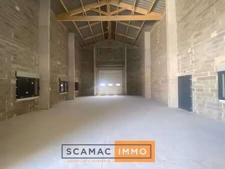 location entrepôt 110 m²