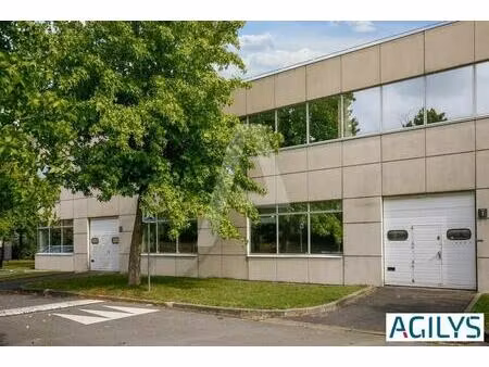 location local d'activités 207 m² à 918 m²