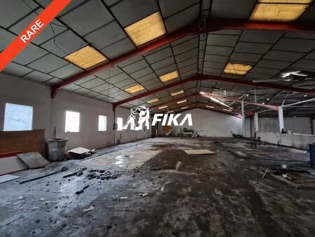 vente local d'activités 1 000 m²