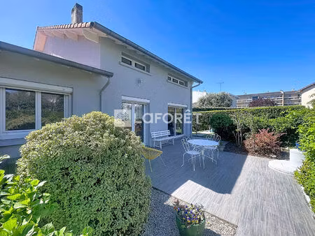 maison t5 d'environ 124 m² quartier calme à castelsarrasin - garage