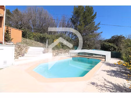 villa varages de 106m2 au calme sur terrain de 2525m2 et piscine
