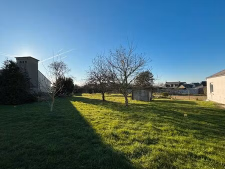 terrain 650 m² créances