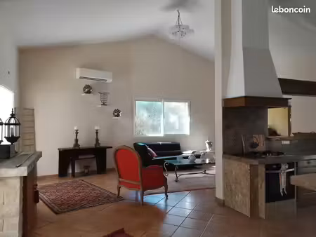 baisse de prix affaire a saisir maison 200 m2 + studio et piscine