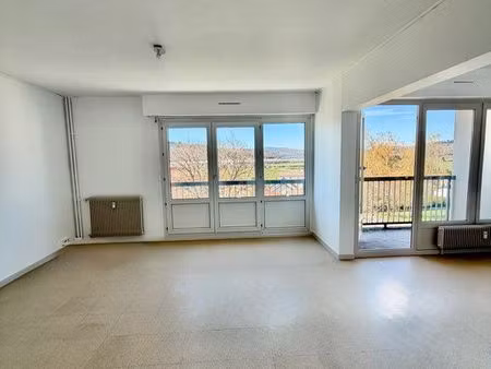 appartement t4 avec cave et parking collectif