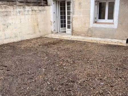 appartement 60m2 1 chambre + cour privative