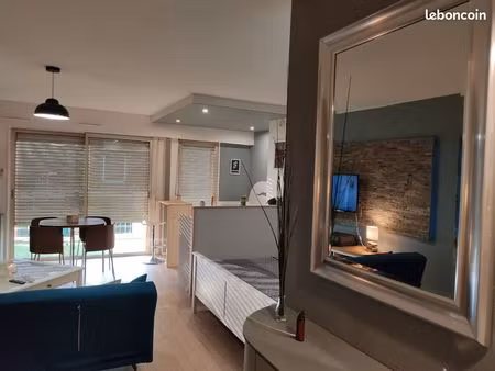 location studio meublé