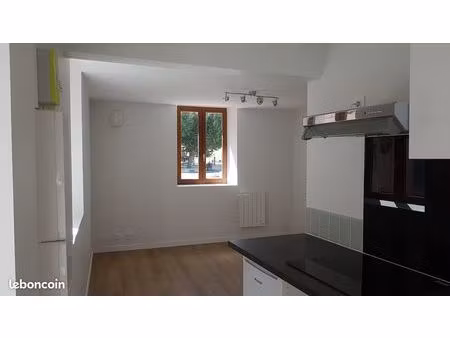 t2 centre vizille  proche commerces  calme  ensoleillé