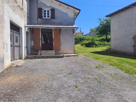 location maison dans village