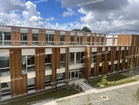 location bureaux 3 640 m²