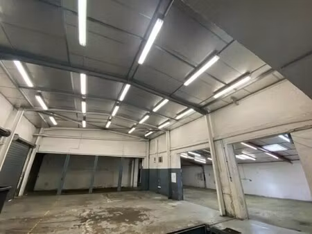 vente commerce 800 m²