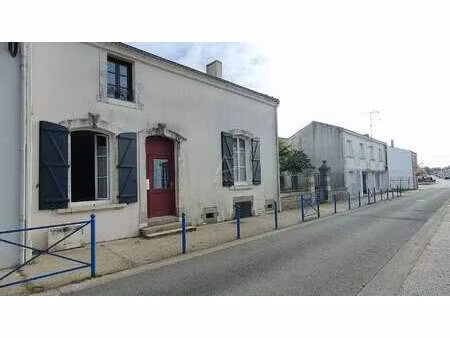 vente maison à nieul-le-dolent (85430) : à vendre / 166m² nieul-le-dolent