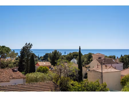 renecros - à 3 min à pied de la plage et 10 min du port  app