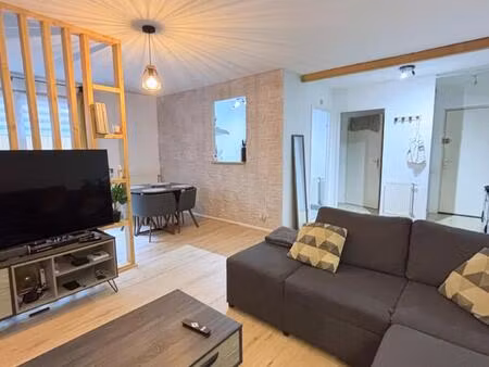 t2 avec loggia  cave et parking - billère