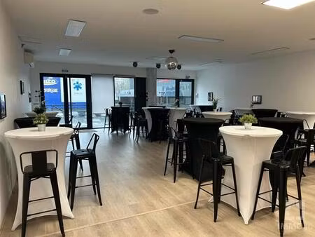 local commercial avec parking