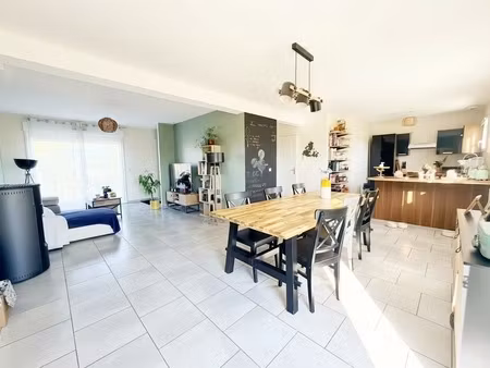 maison 110 m² – 4 chambres – aucun travaux – poêle granulés – garage – coulans sur gée