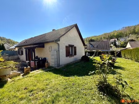 plain-pied 3 chambres  garage en sous sol total.