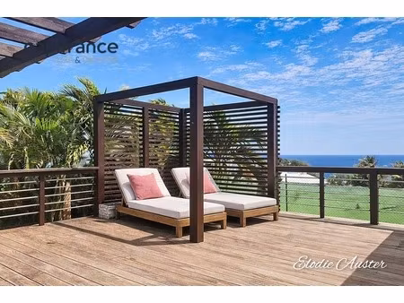 villa t4 de 150 m2 et sa dépendance t3 de 100 m2 vue mer