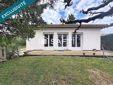 maison de plain-pied à proximité du village