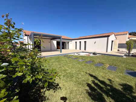 les sables d'olonne - villa de plain pied - 202 m² - 4 chambres